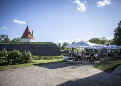 Kuressaare kuursaal - vaade Kuressaare lossile