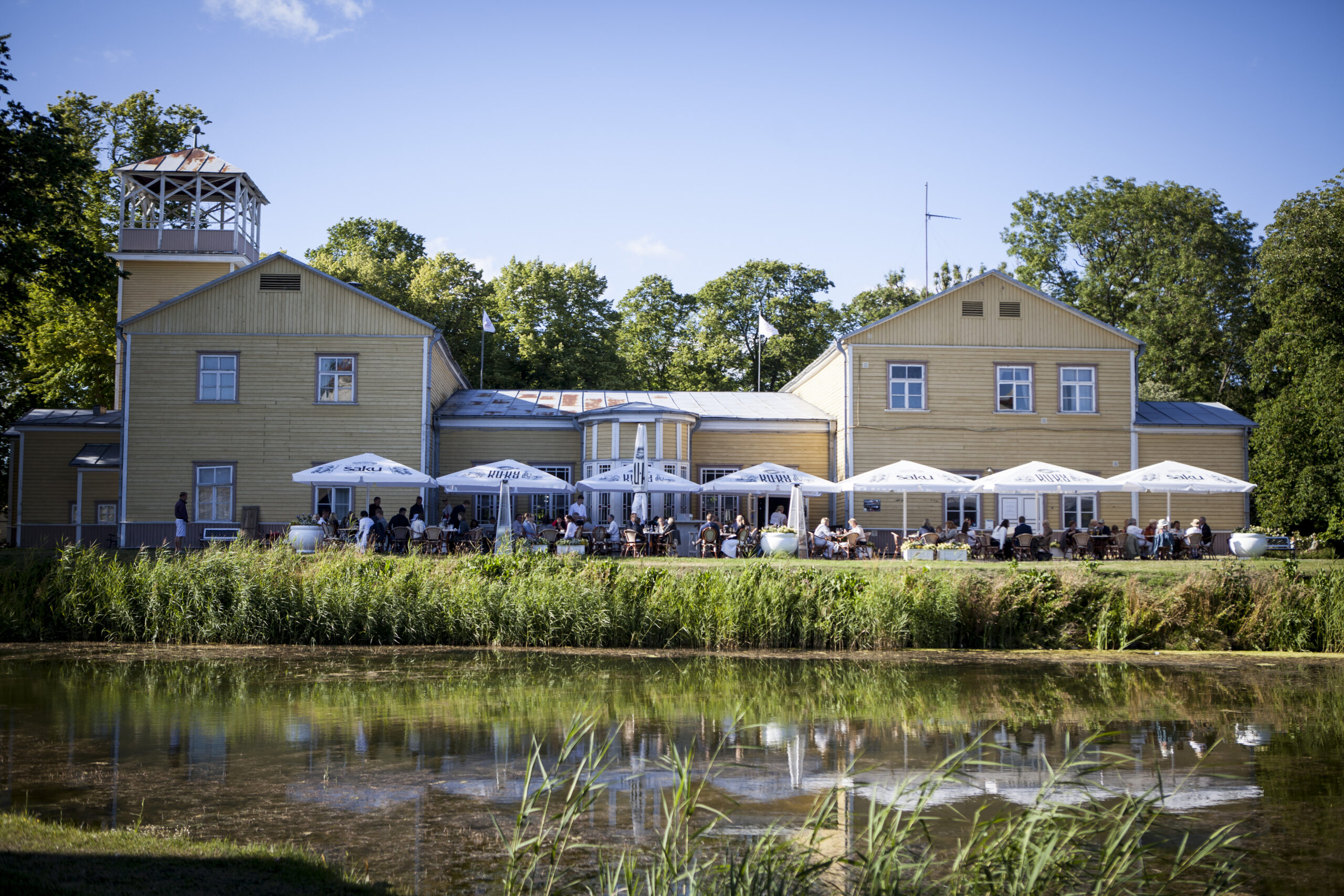 Kuressaare kuursaali päikeseterrass, foto Margit Kõrvits